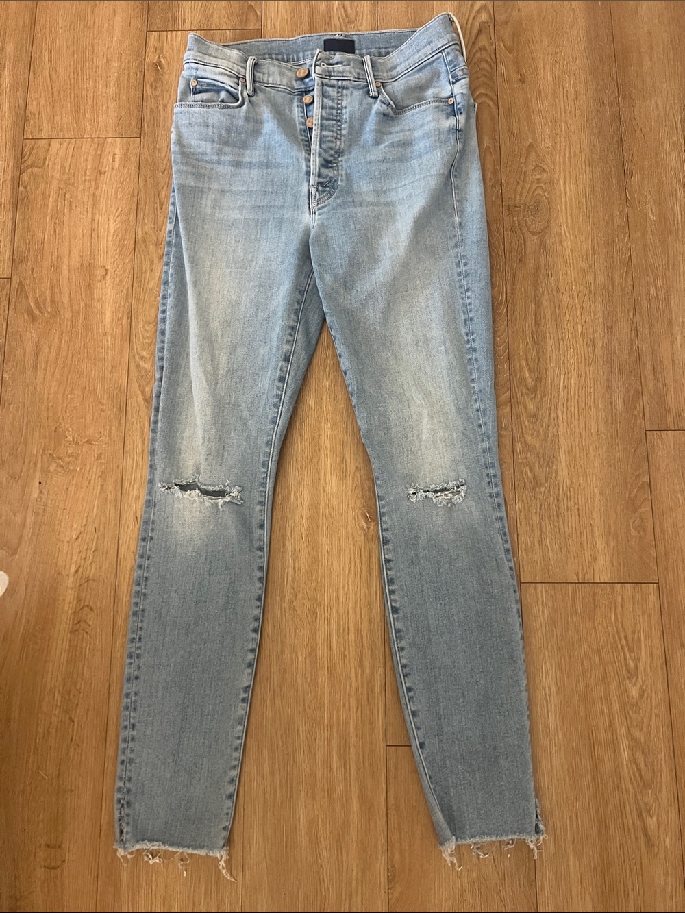 Mother jeans the stunner ankle fray
